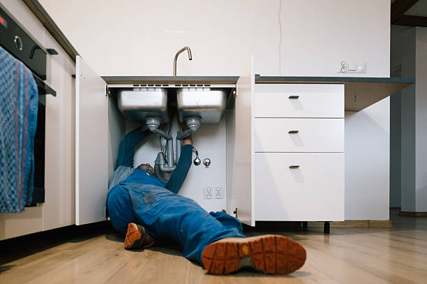 Professional Plumbing technician working in Oskaloosa, KS